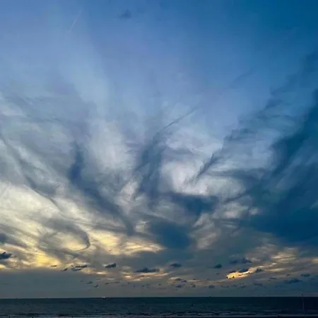 Lejlighed In Mariakerke With Stunning Sea Views *