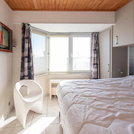 In Mariakerke With Stunning Sea Views Apartamento Ostende