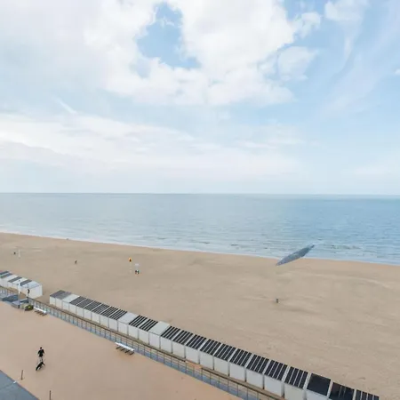 Apartamento In Mariakerke With Stunning Sea Views